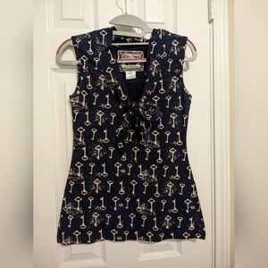 Effie's Heart Key Print Top Small EUC